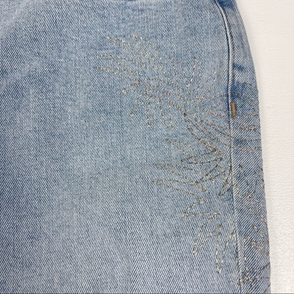 Express Women’s High Rise Flare Fringe Hem Embroidered Ankle Jeans Size 4 - Picture 5 of 11